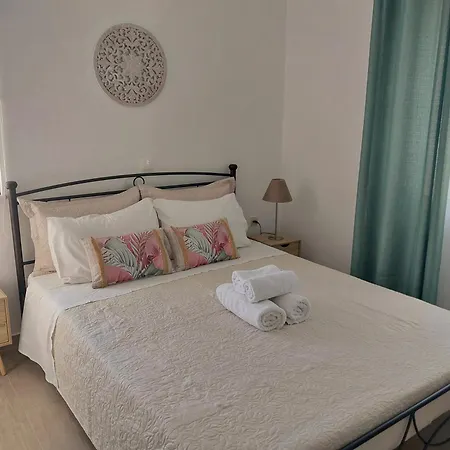 Apartment Dimitra's 4 Klm Away From Chora