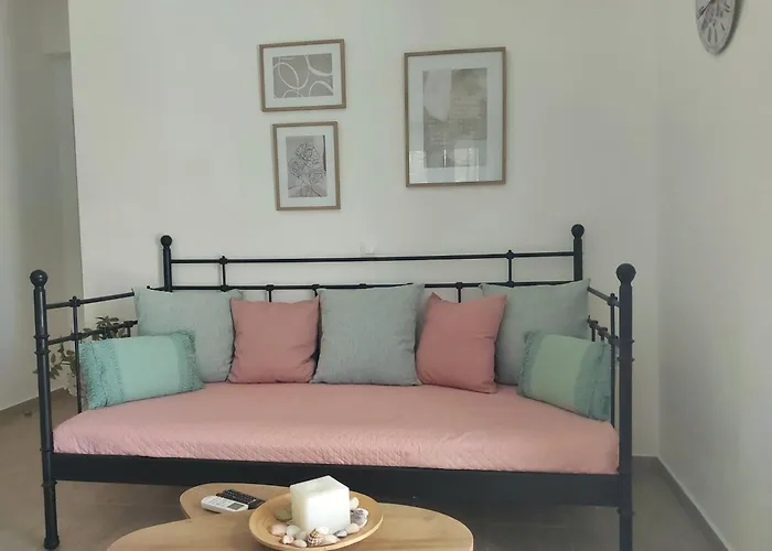 Dimitra's 4 Klm Away From Chora * Stenies