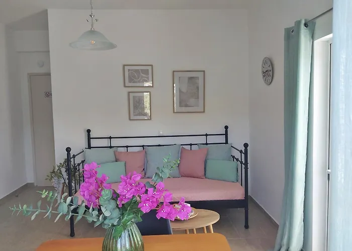 Dimitra's 4 Klm Away From Chora Apartment Stenies