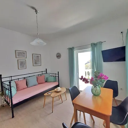 Dimitra's 4 Klm Away From Chora Appartamento *