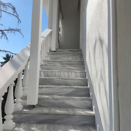 Dimitra's 4 Klm Away From Chora Steniaí