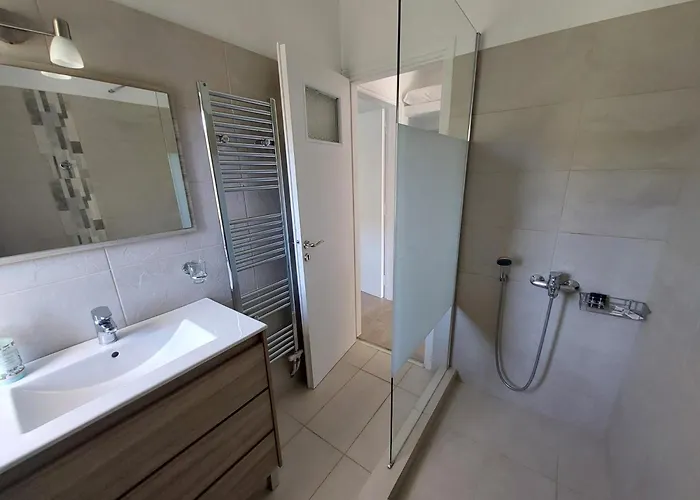 Dimitra's 4 Klm Away From Chora 아파트 Steniaí