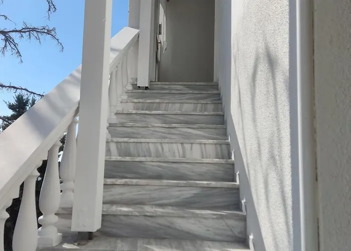 Dimitra's 4 Klm Away From Chora Steniaí