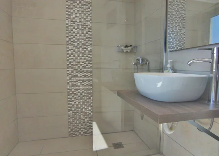 Dimitra's 4 Klm Away From Chora 아파트 Steniaí