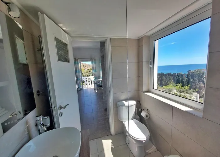 Dimitra's 4 Klm Away From Chora Steniaí